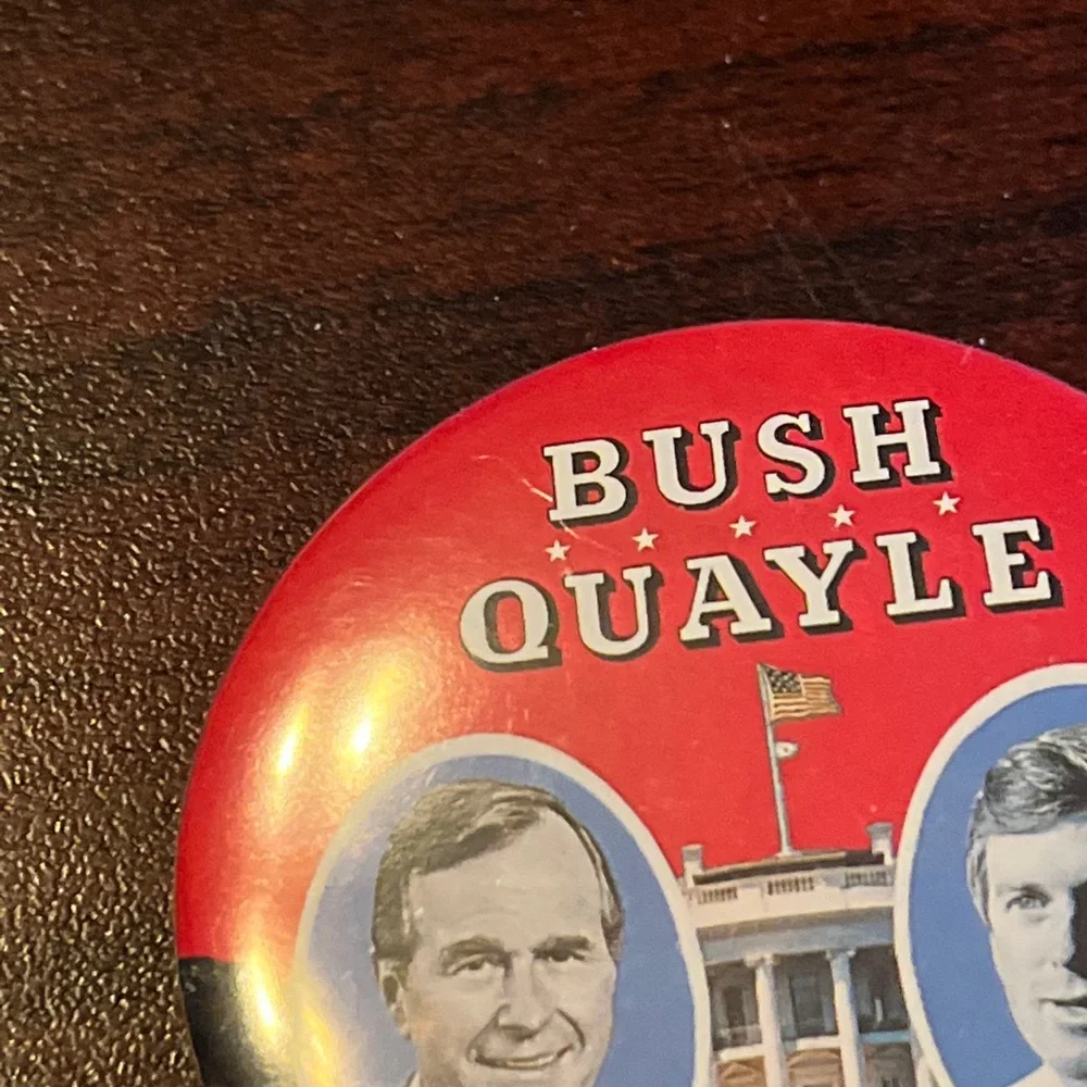 Vintage 1988 George Bush/Quayle‎ Presidential Campaign Button Pin